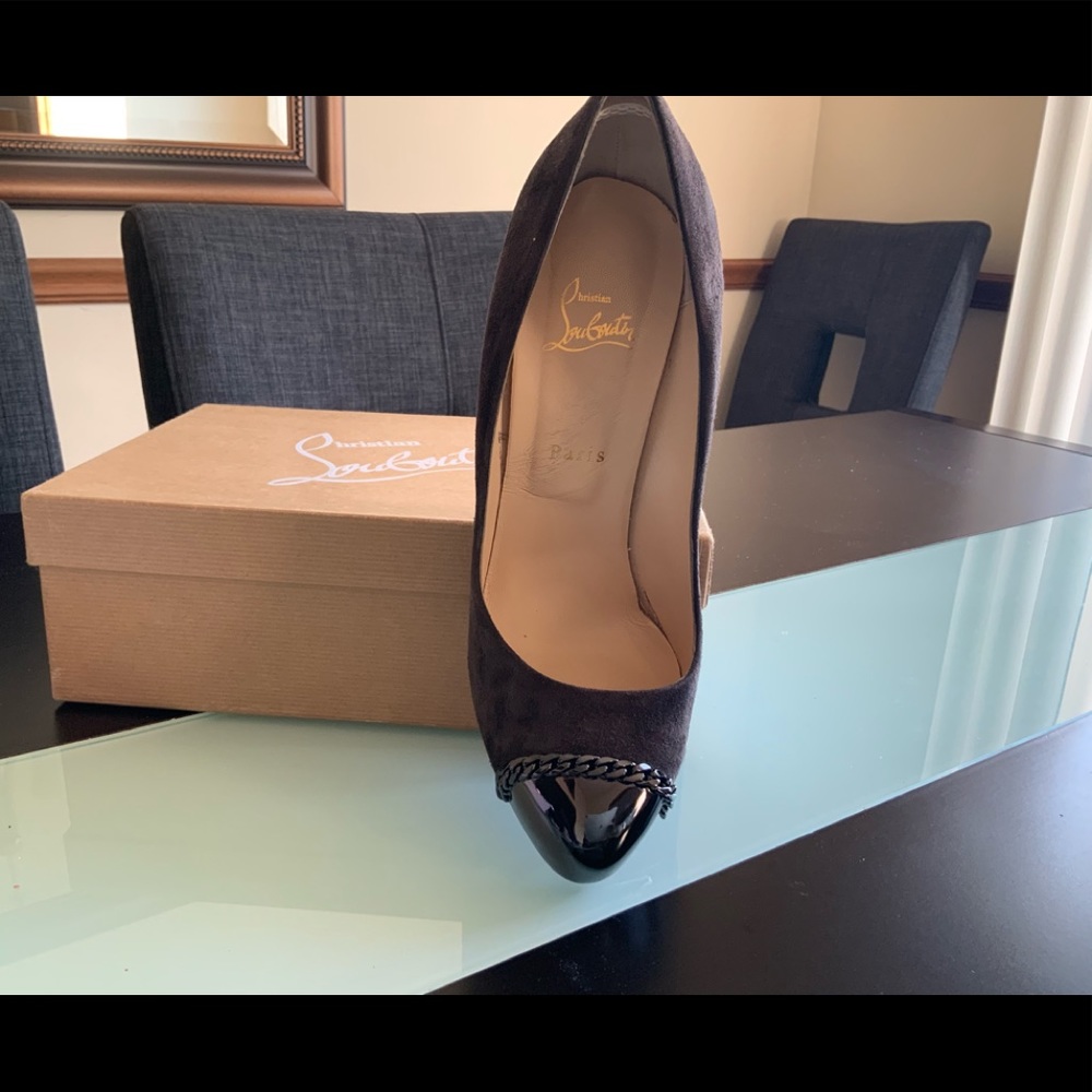 Christian Louboutin Metalipp suede Royal 41